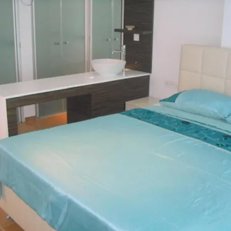 Babylon Bliss 3 Bed 3 Bath Duplex With Private Pool * Side